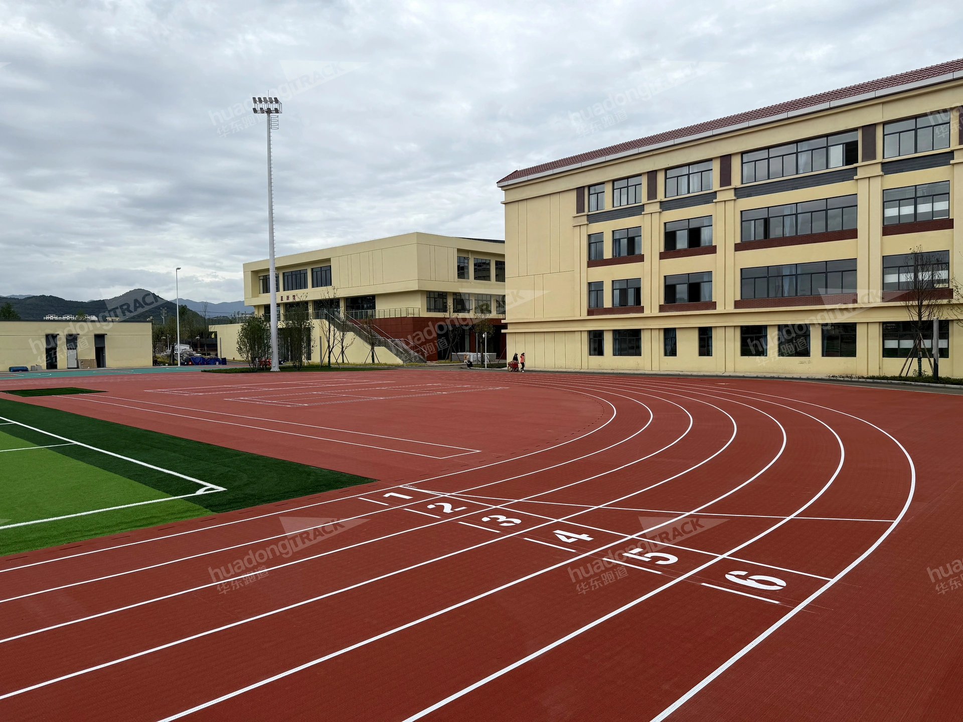 鲁甸县南城小学